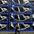 Kinija naikins apribojimus užsienio automobilių gamintojams