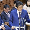 Japonija ketina pradėti dviem savaitėms karantinuoti atvykstančius iš JAV