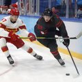Tautinį „derbį“ laimėjusi Kanada paskutinė iškopė į olimpinį ketvirtfinalį