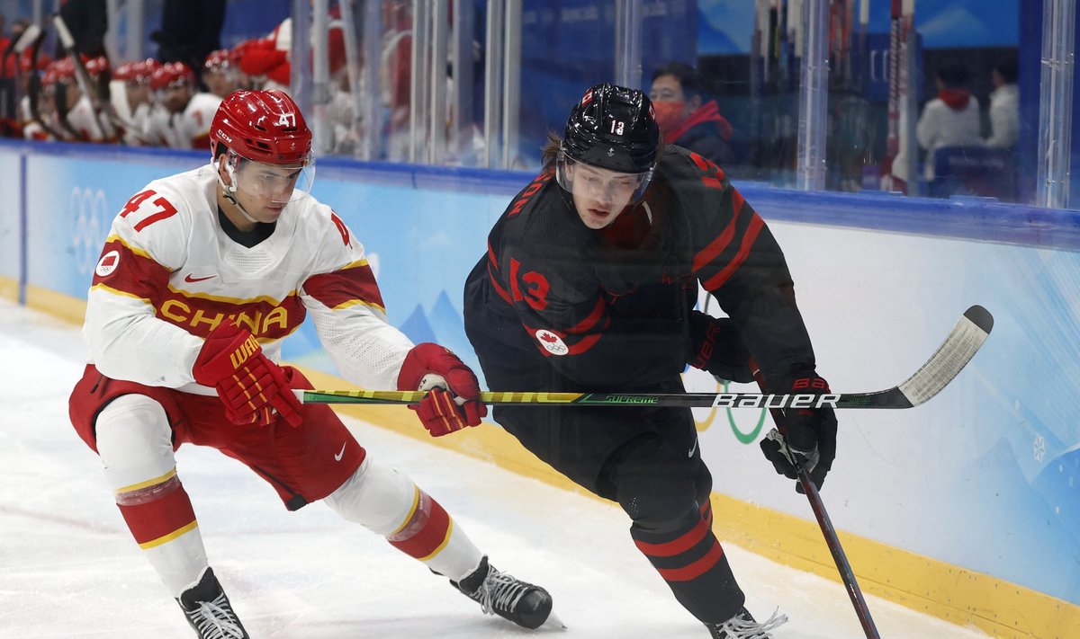 Pekino olimpinių žaidynių vyrų ledo ritulio rungtynės: Kinija - Kanada
