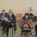 В Каунасе от коронавируса прививают пенсионеров