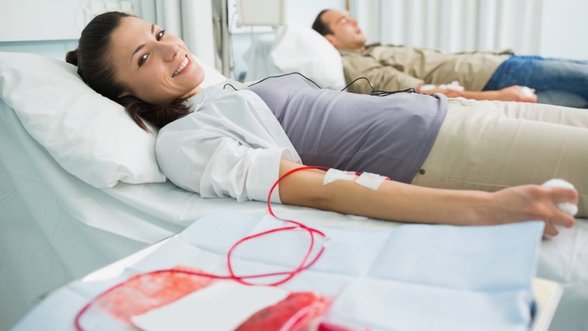 Kraujo donorus prisivilioti nelengva