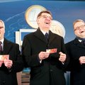 Lietuvoje įvestas euras: iš bankomatų išsiėmė pirmuosius banknotus