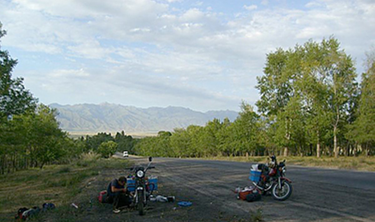 Motociklais į Centrinę Aziją