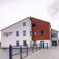 Glaustis buvusio pašto patalpose nebereikės: Vilniaus rajone atidaromas naujas mokyklos pastatas