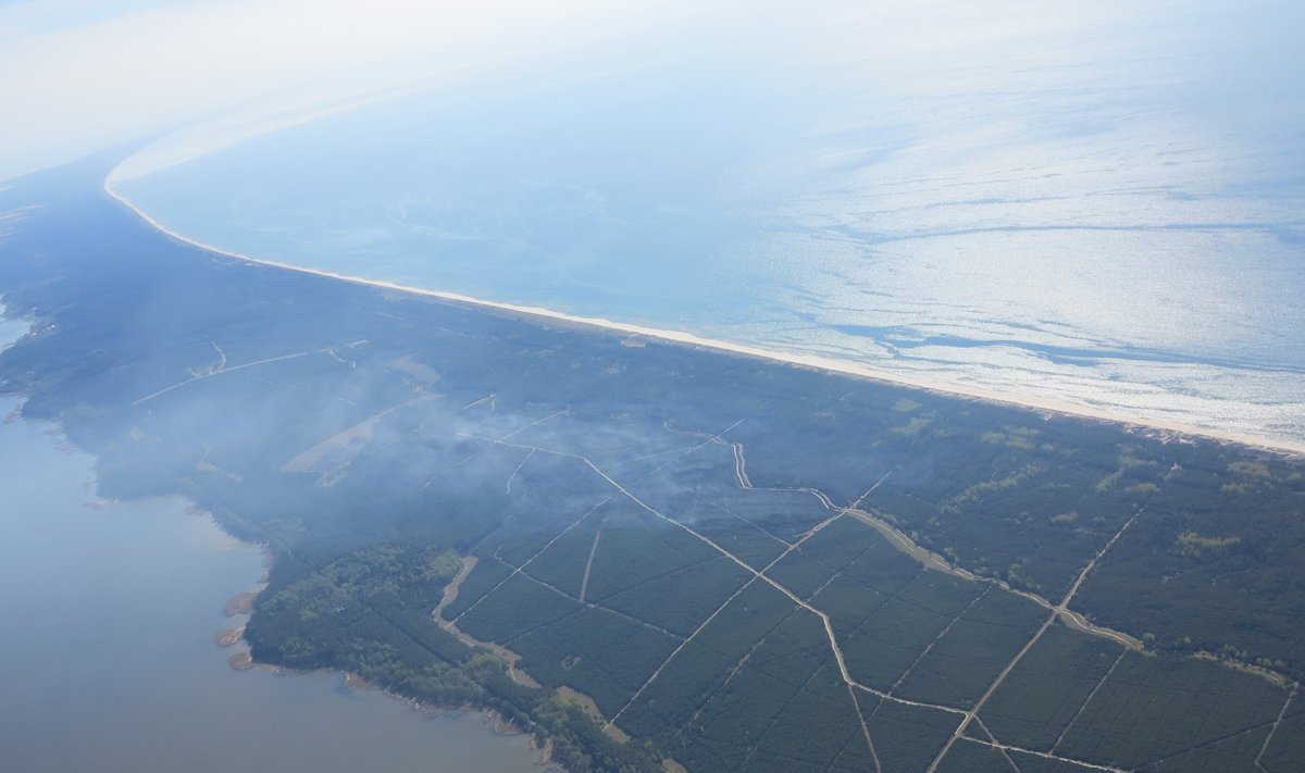 Kuršių nerija iš paukščio skrydžio (Klaipėdos parašiutininkų klubo nuotr.)