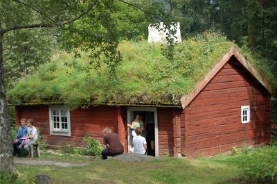 Velėninis stogas - kai kurių Skandinavijos šalių regionų tradicija