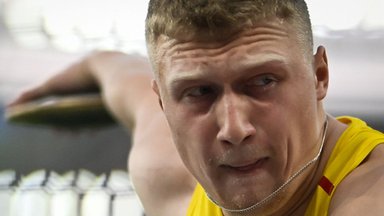 Литовский дискобол Миколас Алекна улучшил продержавшийся 38 лет мировой рекорд: метнул диск на 74,35 м
