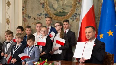 Polscy uczniowie i nauczyciele na Litwie otrzymają ulgi na przejazd i wejście do muzeum w Polsce