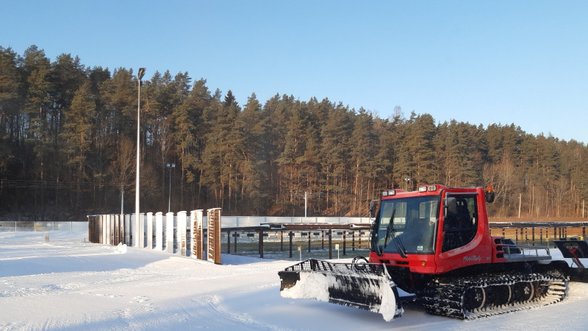 Ignalinoje – tikra žiema: slidinėjimo trasai jau gaminamas sniegas