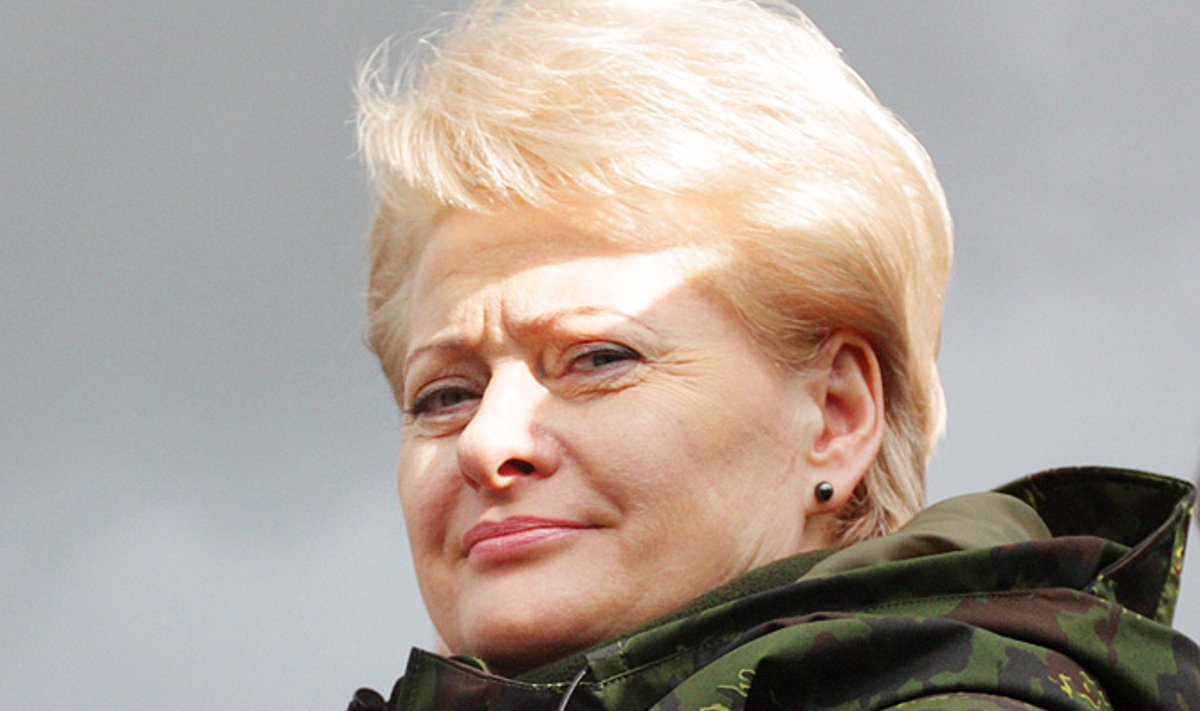 Lietuvos kariuomenės vyriausioji ginkluotojų pajėgų vadė Dalia Grybauskaitė