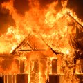Prižiūrėtas namas per trumpą laiką virto pelenais: gaisro priežastis paaiškėjo tik nuslopus ugniai