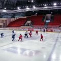 Du kartus Latvijos ledo ritulio klubą sutriuškinusios lietuvės išvyksta į pasaulio čempionatą