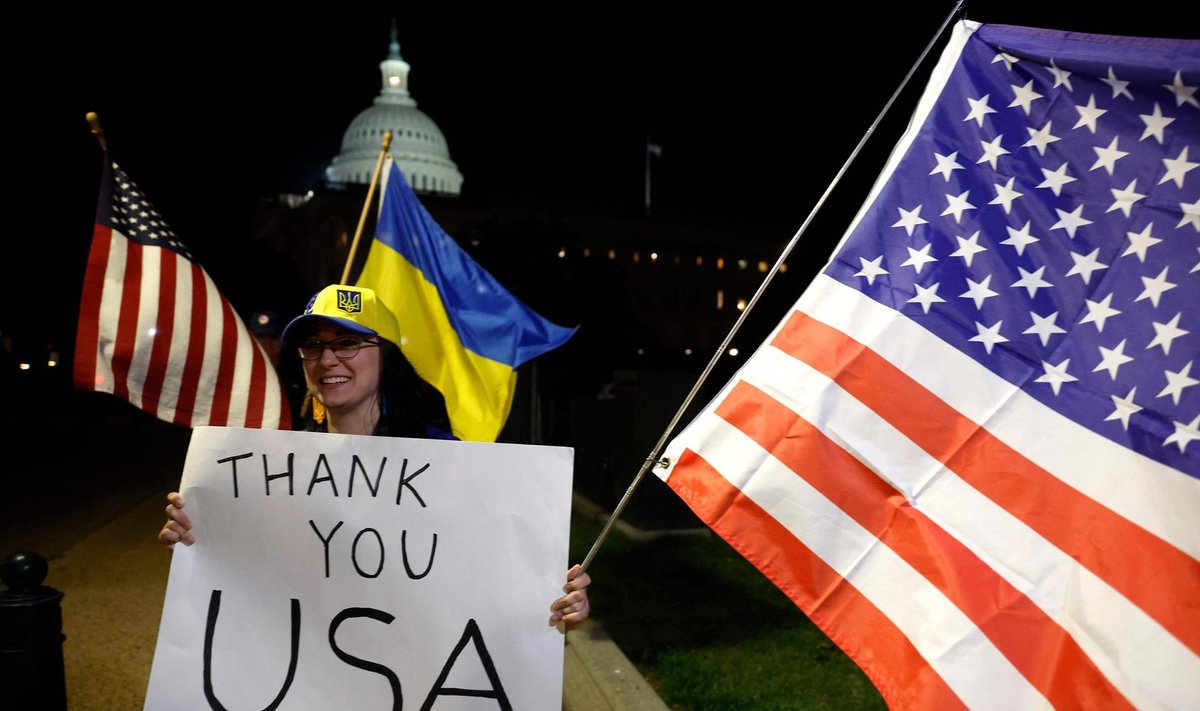 JAV senatas patvirtino pagalbos Ukrainai paketą