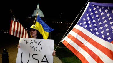JAV Senatas patvirtino pagalbos Ukrainai paketą