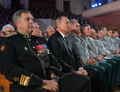 Igoris Kostiukovas, Vladimiras Putinas, Sergejus Šoigu