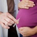 Gydytojai atsakė, ar reikėtų nėščiosioms ir maitinančioms mamoms pasiskiepyti nuo COVID-19