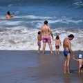 Ar leisti vaikams žaisti nuogiems paplūdimyje?