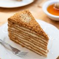 Skanesnio deserto nebūsite ragavę – medaus tortas pagal senovinį receptą