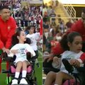 Šalin išdidumą: prieš draugišką testą ​​– sirgalius sužavėjęs Ronaldo dėmesys mažametei mergaitei