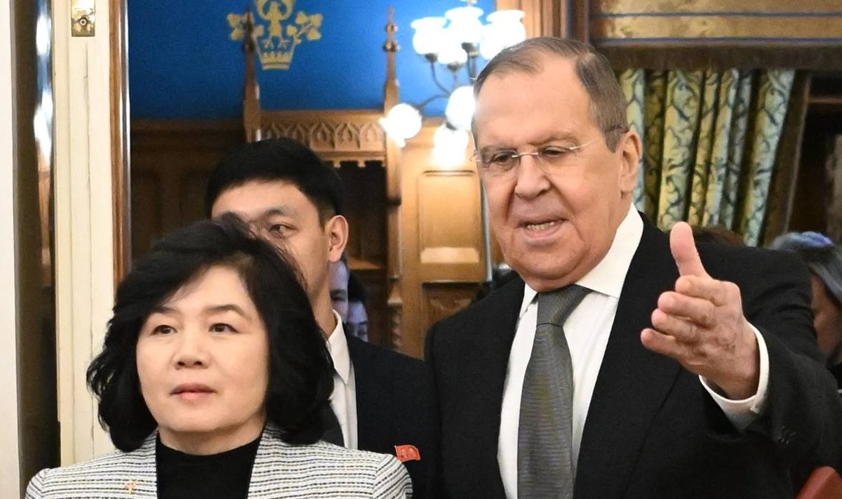 Sergejus Lavrovas ir Šiaurės Korėjos užsienio reikalų ministrė
