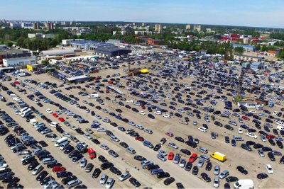 Automobilių turgus (asociatyvi nuotr.)