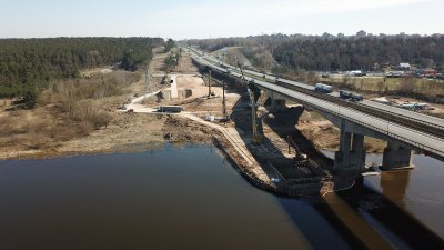 Kaune statomas tiltas per Nerį