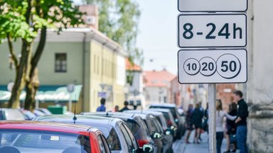 Vilniuje dar labiau bus ribojamas parkavimo laikas