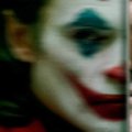Filme „Džokeris“ šiurpų Holivudo žvaigždės Joaquino Phoenixo grimą įkvėpė vienas žiauriausių serijinių žudikų
