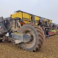 Traktoriaus ir kombaino hibridas – kada bus Lietuvos laukuose ir ką pakeis