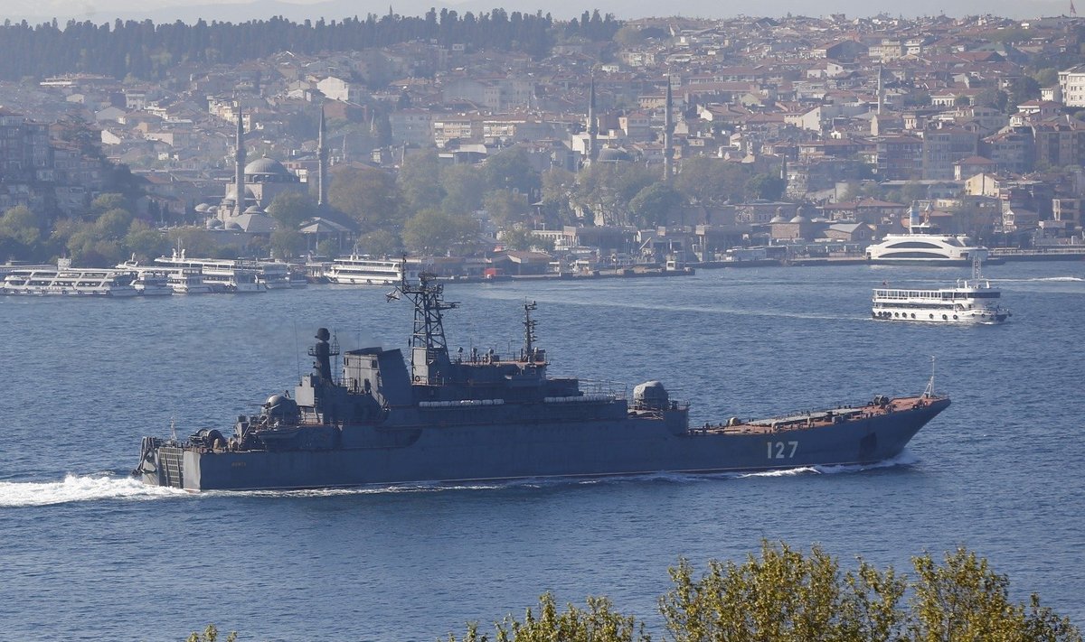 Rusijos karinis jūrų laivas 