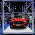 „Tesla“ skęsta: Muskas ketina dar labiau mažinti kainas