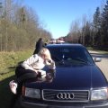 Keistai manevruojantį „Audi 100“ poilsiaujantis pasienietis sustabdė vienu rankos mostu