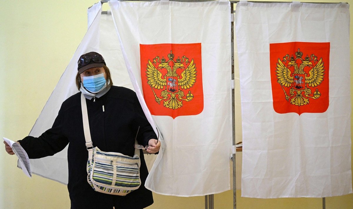 Rusai penktadienį pradėjo balsuoti rinkimuose