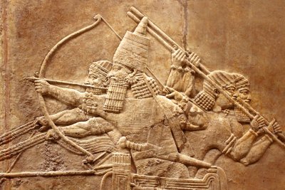 Asirų reljefas ant sienos