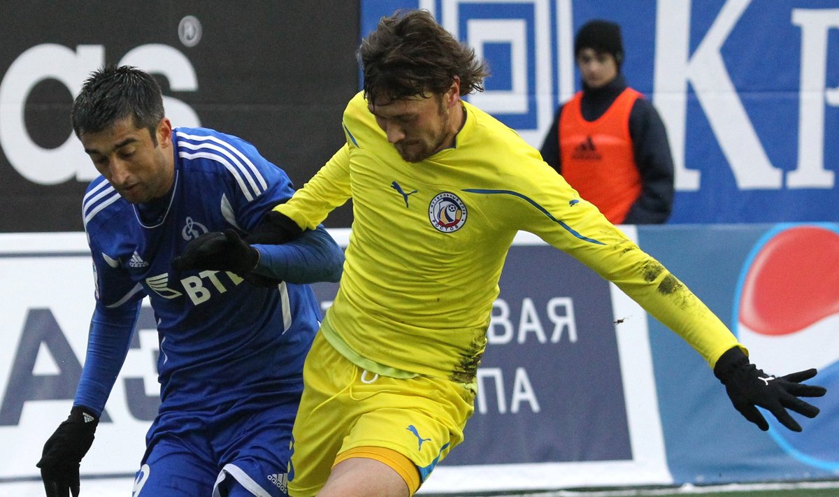 Edgaras Česnauskis ("Rostov", dešinėje) kovoja su Aleksandru Samedovu ("Dinamo") 