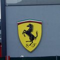 „Ferrari“ ekipa raginama priimti italą lenktynininką