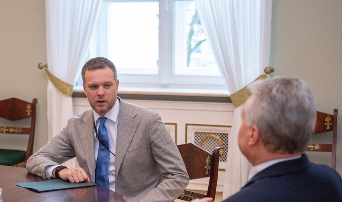 Prezidentas Gitanas Nausėda susitinka su užsienio reikalų ministru Gabrieliumi Landsbergiu. 