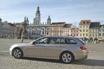 Vieni sako, kad tai gražiausias BMW, o kiti, kad geriausias „Mercedes“. Jokių abejonių – BMW „penktukas“ universalas yra ne tik didelis, bet ir tikrai gražus automobilis.
