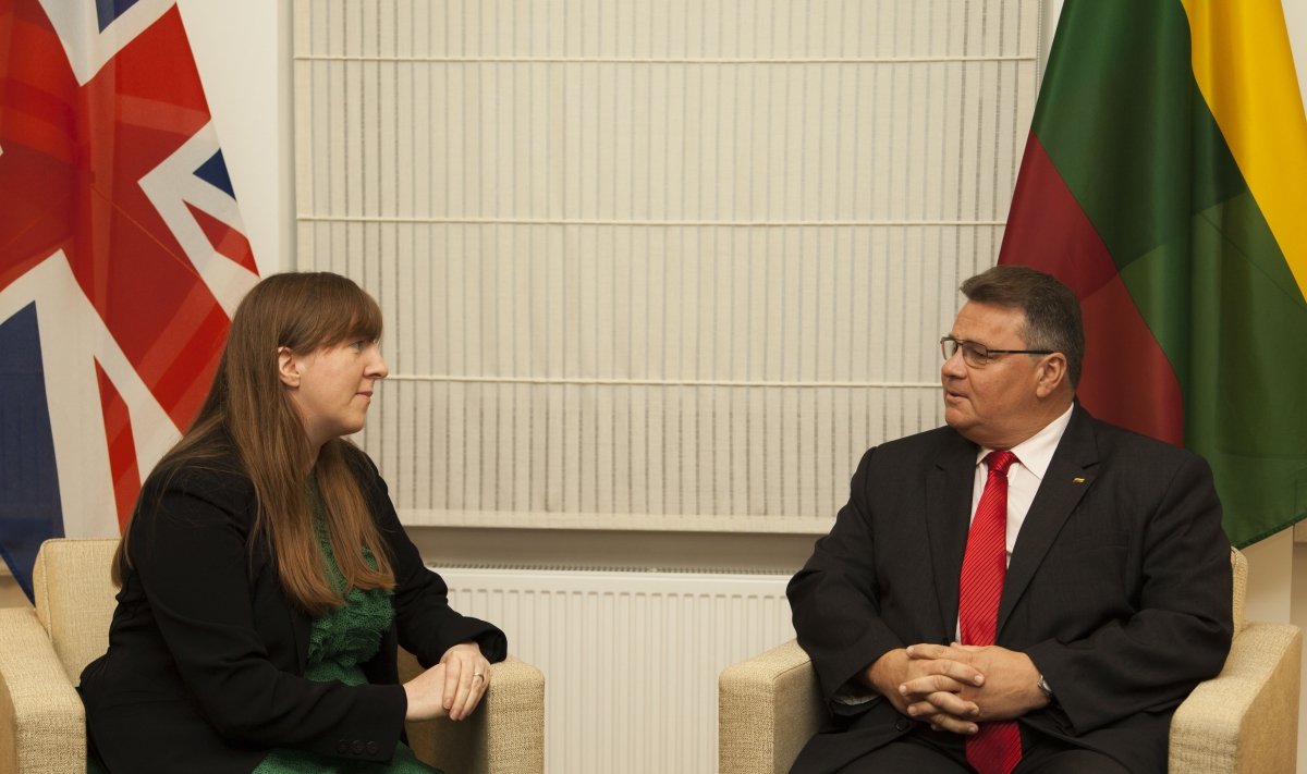UK Ambassador Claire Lawrence and Lithuanian Foreign Minister Linas Linkevičius. Photo MFA