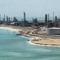 Saudo Arabija oficialiai pradeda pardavinėti valstybinės naftos milžinės akcijas