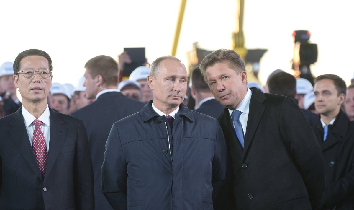 Vladimiras Putinas ir Aleksejus Mileris (dešinėje)