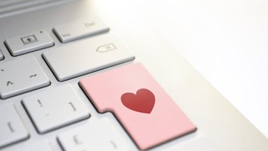 Internete meilės ieškančių vienišių gali laukti ir nemalonios staigmenos