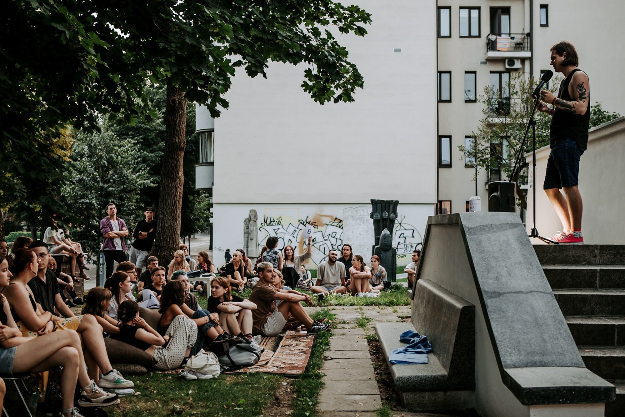 Potrójne „Trenksmas” w Kownie: na ulicy, na ekranie kinowym i na konsoli DJ-a