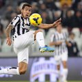 Italijos futbolo čempionate varžovus triuškino lyderis Turino „Juventus“ klubas