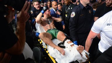 Конор Макгрегор сломал ногу в первом раунде боя с Дастином Порье