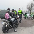 Patarimai motociklų vairuotojams, kaip netapti „donorais“ kelyje