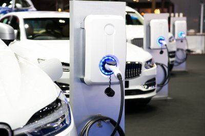 Elektromobilis gali padėti uždirbti pinigų.