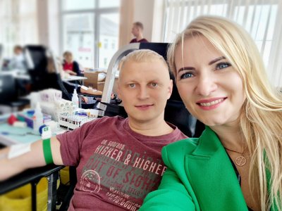 Allianz Lietuva Elektrėnų biuro grupės vadovė R. Šcerbavičienė su vyru Allianz Lietuva kraujo donorystėje