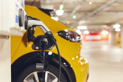 Elektromobilis gali padėti uždirbti pinigų.